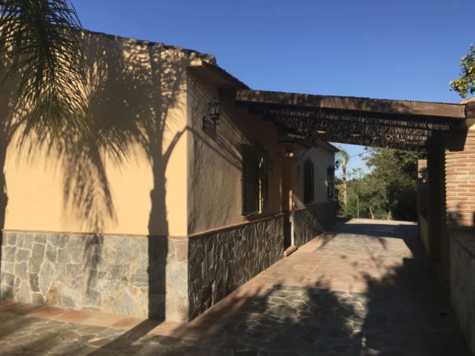 Alhaurin El Grande villa to rent from €850 per month Alhaurin El Grande villa to rent from €850 per month