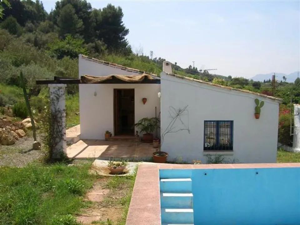 Alhaurin El Grande villa to rent from €850 per month