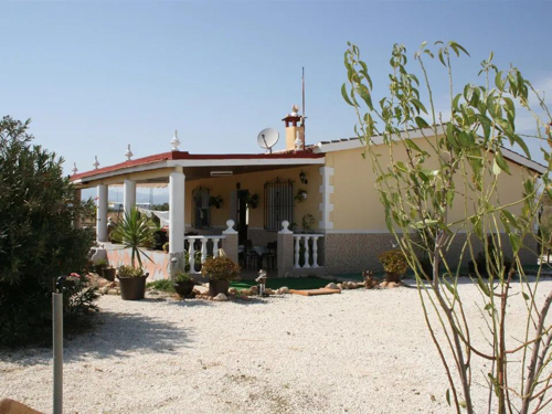 Coin Country house with pool to rent from €900 per month