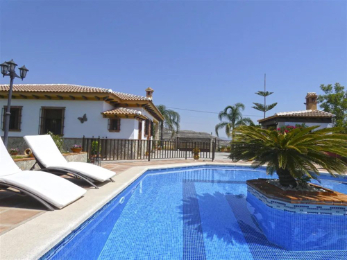 Alhaurin El Grande Country house with pool to rent from €1,100 per month