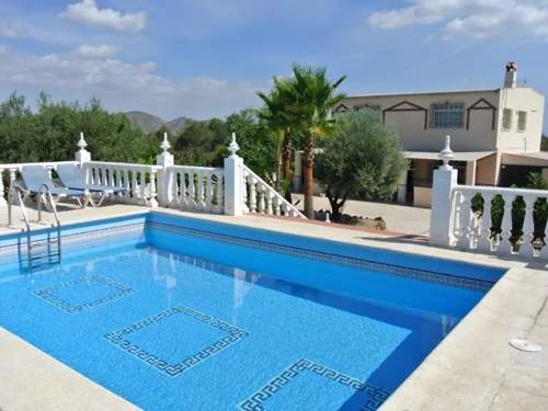 Alhaurin El Grande Country house with pool to rent from €1,200 per month